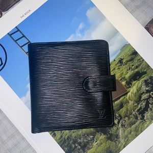 Louis Vuitton Wallet Epi Porte Feiulle Leather Bifold great condition
